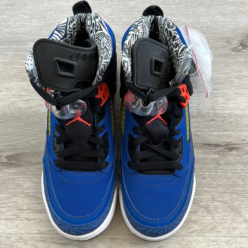 Jordan Spizike (GS) Youth Size 4.5 Women’s Size 6